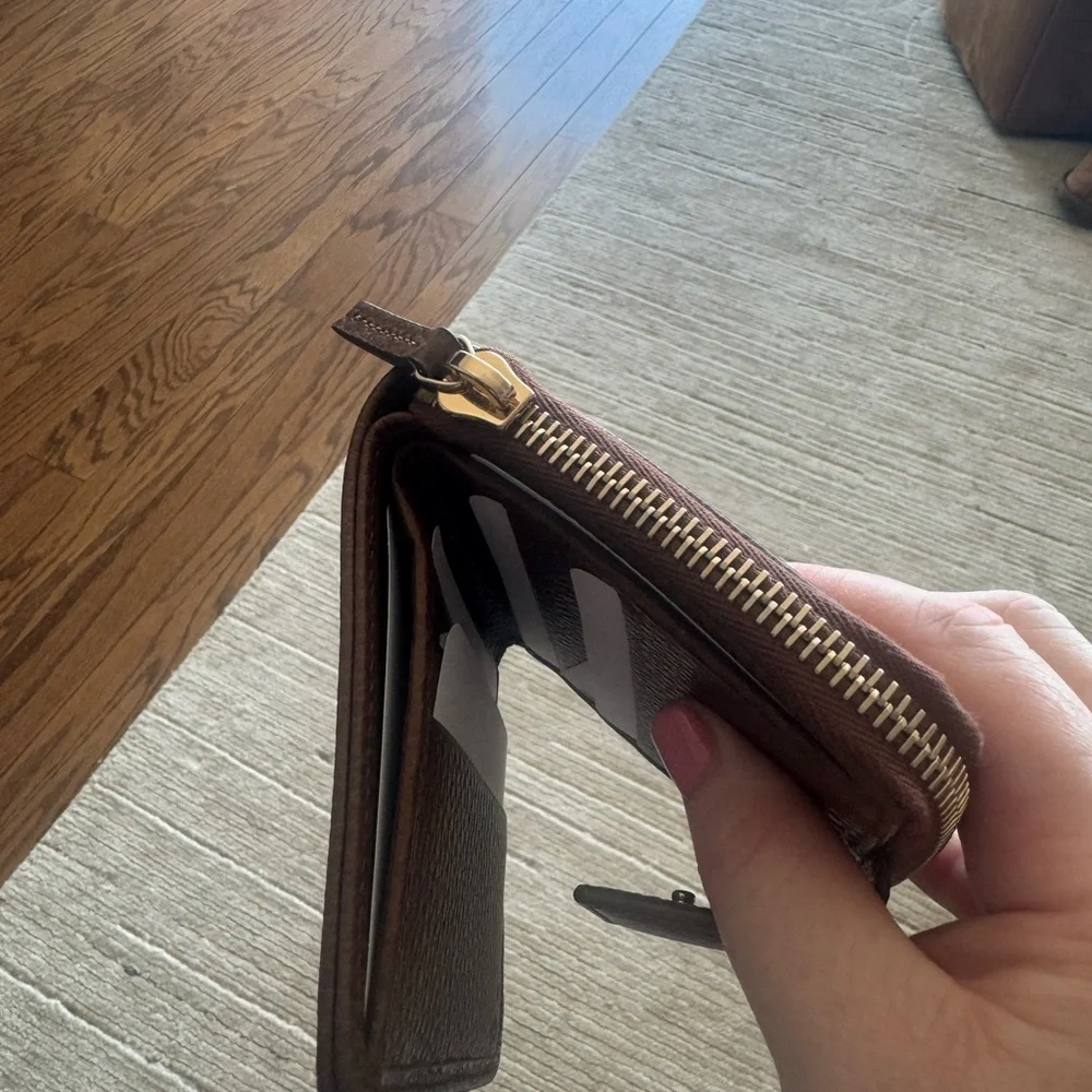 New Gucci Wallet with Dust Bag - Picture 4 of 7